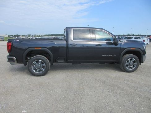 New 2026 GMC Sierra 2500 SLE w/ SLE Value Package; AWD/4WD image 3