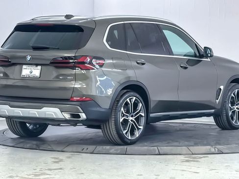 Used 2024 BMW X5 sDrive40i w/ Executive Package RWD image 2