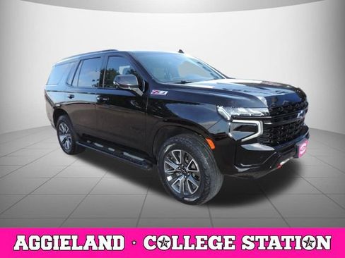 Used 2024 Chevrolet Tahoe Z71 w/ Luxury Package AWD/4WD image 3