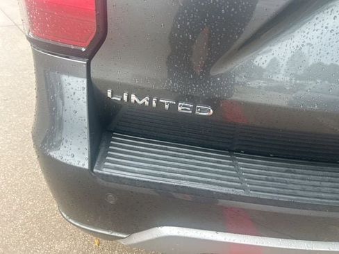 Used 2021 Ford Expedition Limited image 4