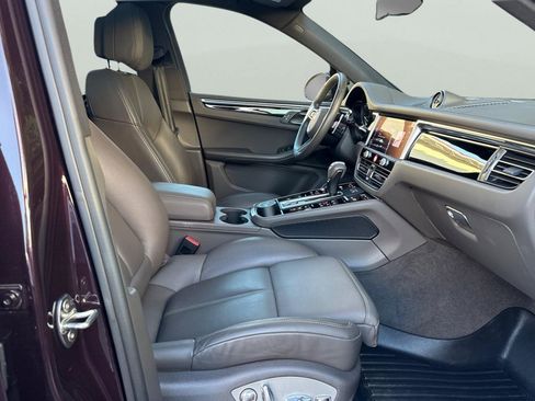 Used 2024 Porsche Macan S image 20