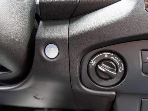 Used 2022 Nissan Frontier PRO-4X w/ Technology Package image 23