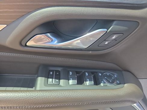 Used 2021 GMC Yukon XL Denali AWD/4WD image 10