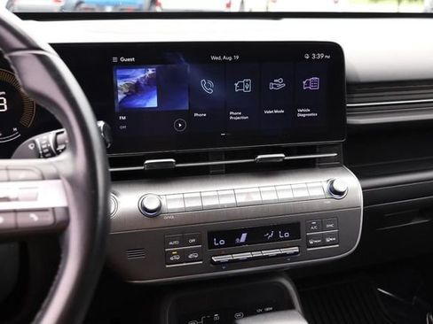 Used 2024 Hyundai Kona SEL AWD/4WD image 15