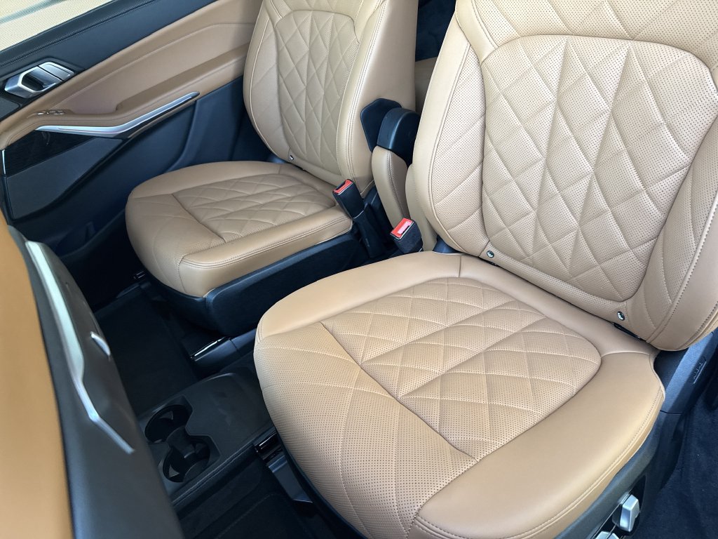 Used 2024 BMW X7 xDrive40i w/ Executive Package AWD/4WD image 30