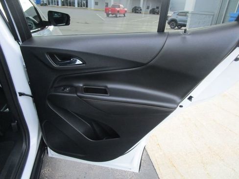 Used 2021 Chevrolet Equinox Premier FWD image 23