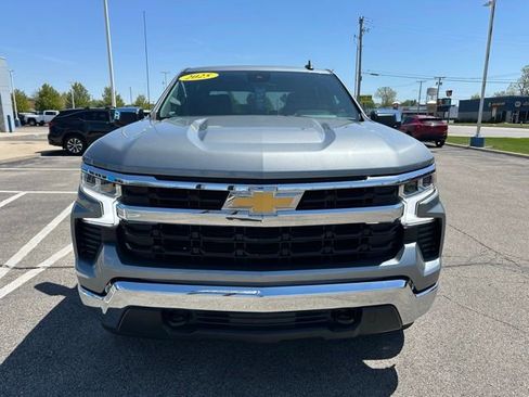 Used 2025 Chevrolet Silverado 1500 LT AWD/4WD image 3