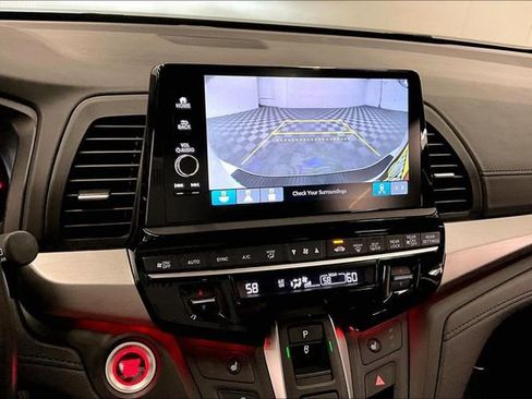 Used 2025 Honda Odyssey Sport-L image 29