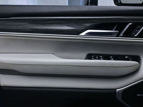 Used 2022 Jeep Wagoneer Series III w/ Flexible Seating Group image 19