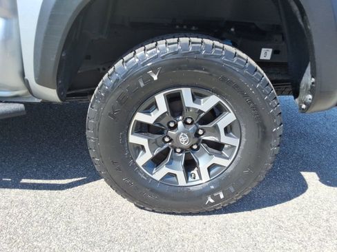 Used 2022 Toyota Tacoma TRD Off-Road w/ Technology Package image 13