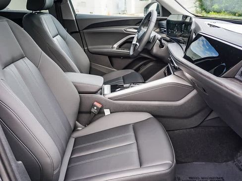 New 2025 Audi Q5 Premium image 18