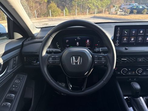 Used 2023 Honda Accord EX-L image 18
