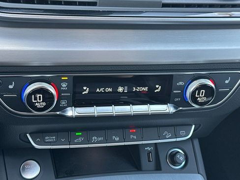 Used 2024 Audi Q5 e Prestige image 28