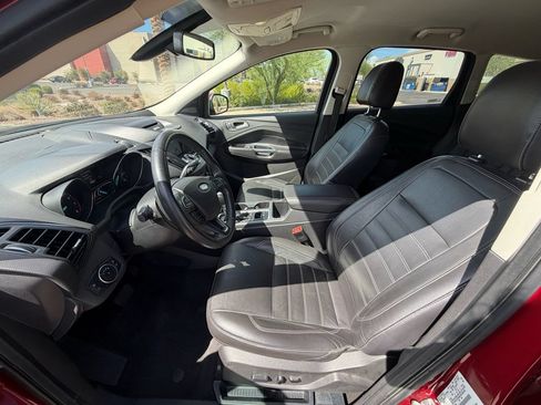 Used 2017 Ford Escape Titanium FWD image 9