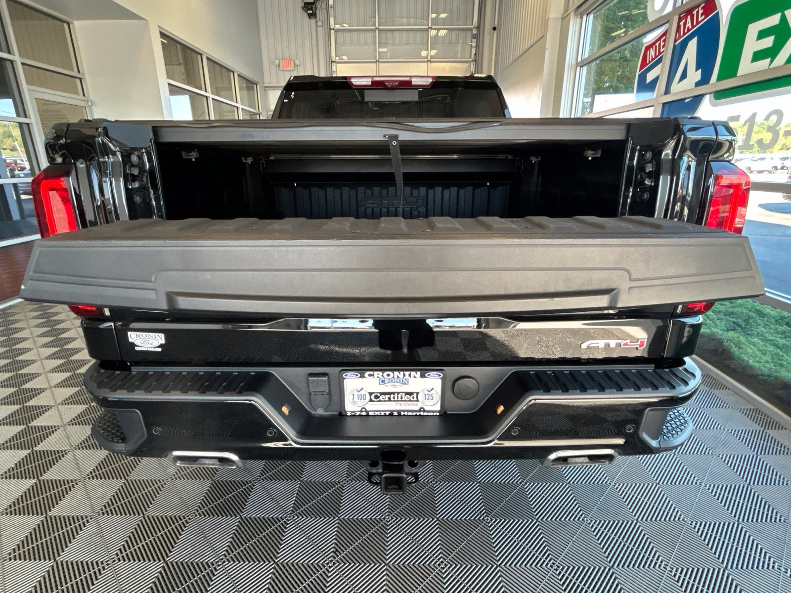 Used 2024 GMC Sierra 1500 AT4 w/ Technology Package AWD/4WD image 11