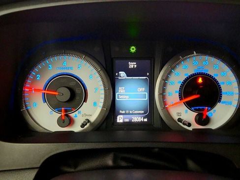 Used 2017 Toyota Sienna SE Premium FWD image 15