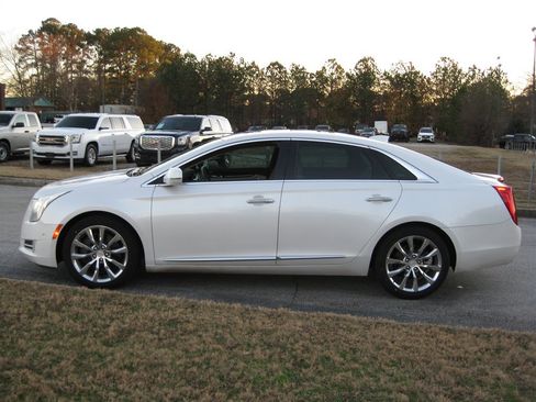 Used 2016 Cadillac XTS Premium image 4