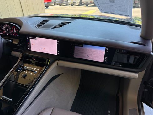 Used 2025 Porsche Panamera 4 AWD/4WD image 22