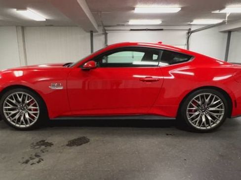 Used 2025 Ford Mustang GT Premium RWD image 5