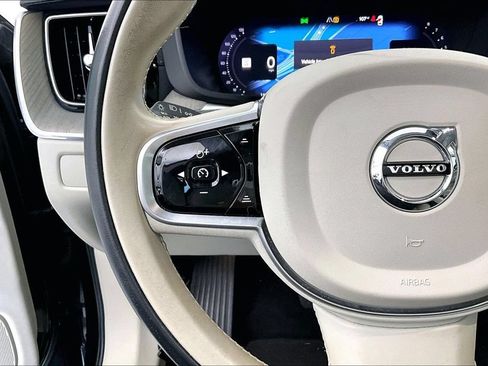 Used 2023 Volvo XC60 B5 Ultimate w/ Climate Package AWD/4WD image 23