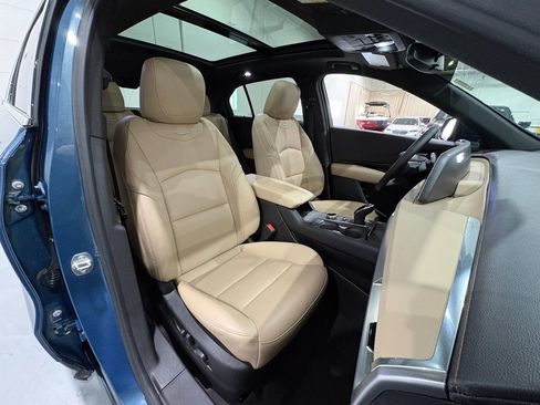 Used 2024 Cadillac XT4 Luxury w/ Cold Weather Package AWD/4WD image 46