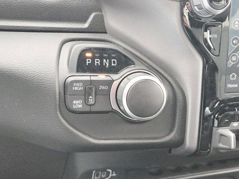 Used 2024 RAM 2500 Big Horn w/ Safety Group image 33