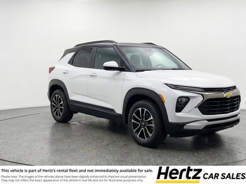 Used 2025 Chevrolet TrailBlazer LT FWD image 1