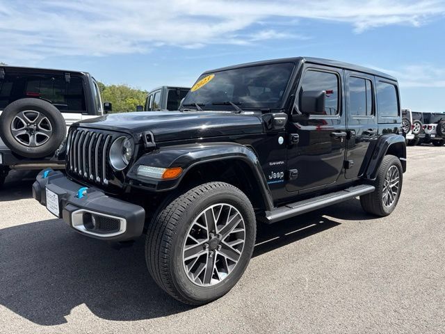 Used 2023 Jeep Wrangler Unlimited Sahara w/ Cold Weather Group AWD/4WD image 7