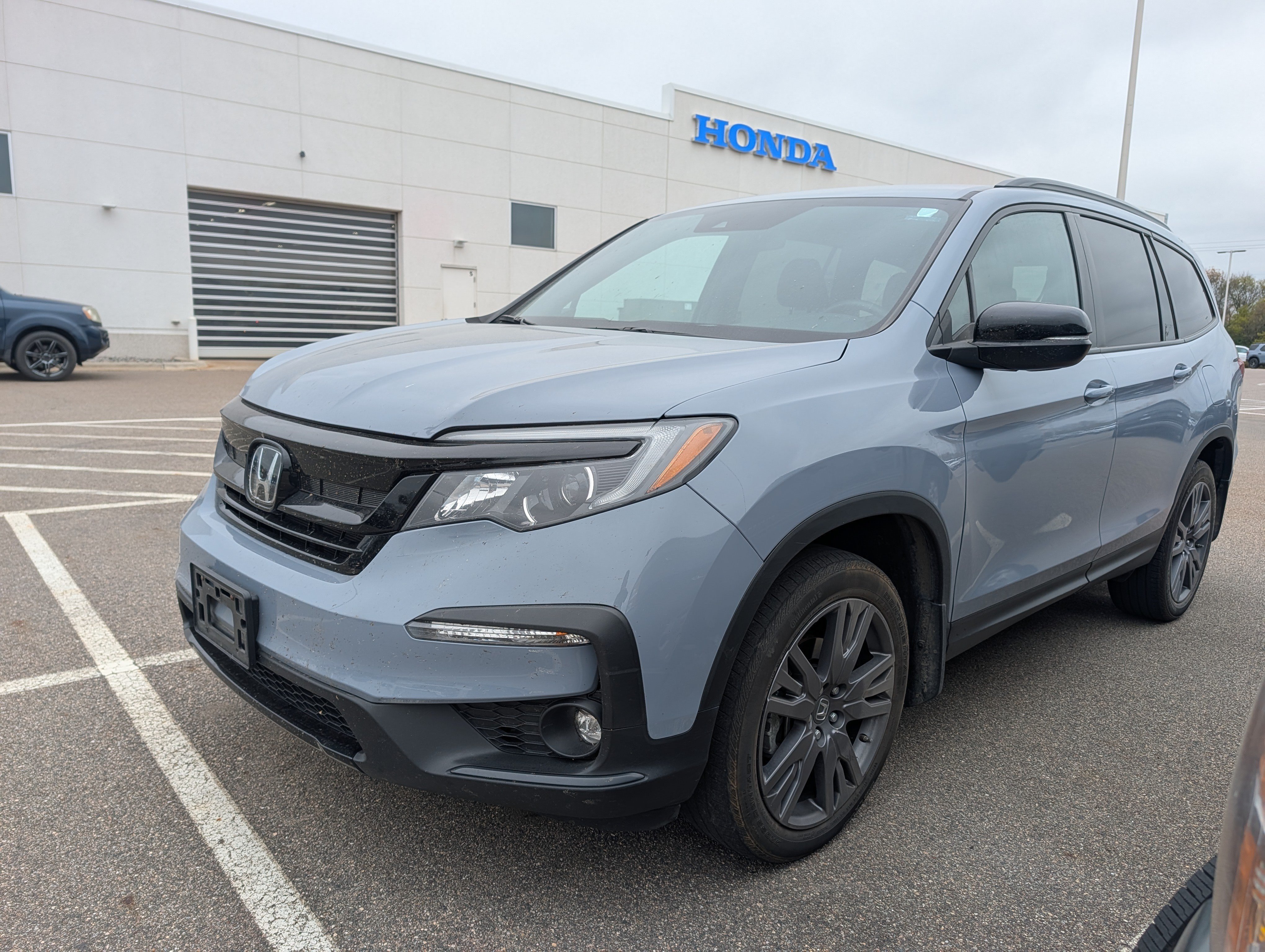 Used 2022 Honda Pilot Sport image 2