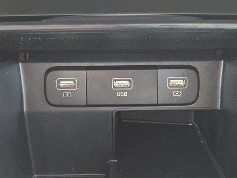 Certified 2022 Kia Sorento S FWD image 22