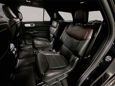 Used 2020 Ford Explorer Platinum w/ Premium Technology Package image 14