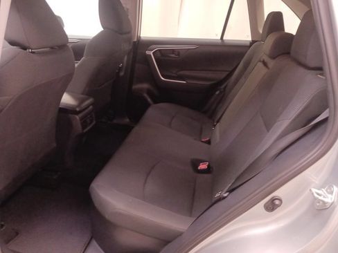 Used 2019 Toyota RAV4 LE image 13