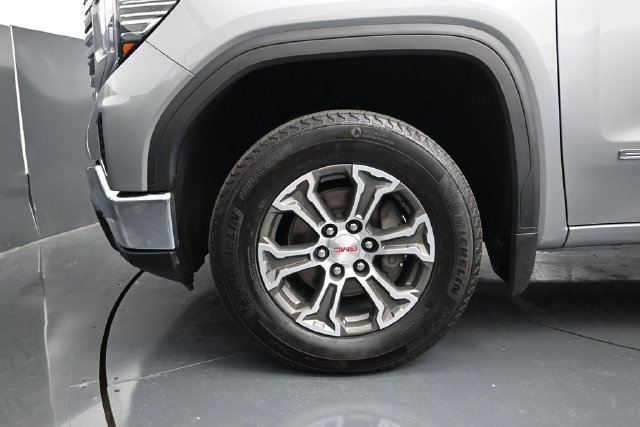 Used 2025 GMC Sierra 1500 SLT AWD/4WD image 16