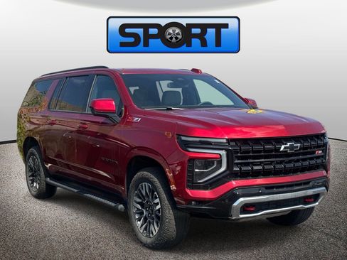 Used 2025 Chevrolet Suburban Z71 w/ Max Trailering Package AWD/4WD image 3