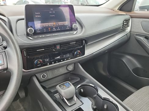 Used 2022 Nissan Rogue SV FWD image 20