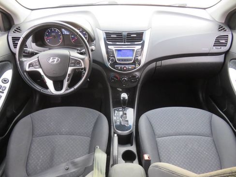 Used 2014 Hyundai Accent SE w/ Option Group 3 FWD image 12