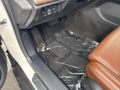 Certified 2021 Subaru Outback Touring AWD/4WD image 20