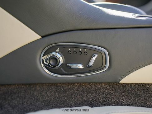 Used 2020 Aston Martin DB11 Volante image 49