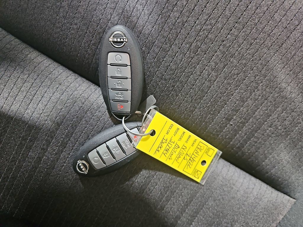 Certified 2025 Nissan Altima 2.5 S FWD image 29