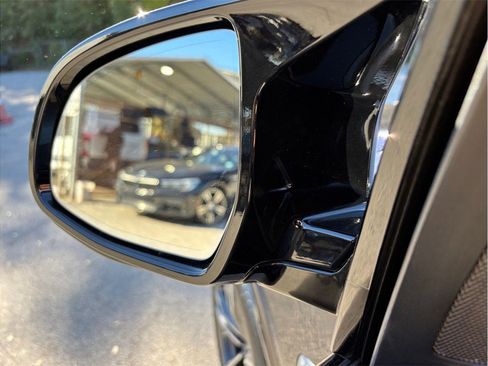 Used 2016 BMW X5 M image 17