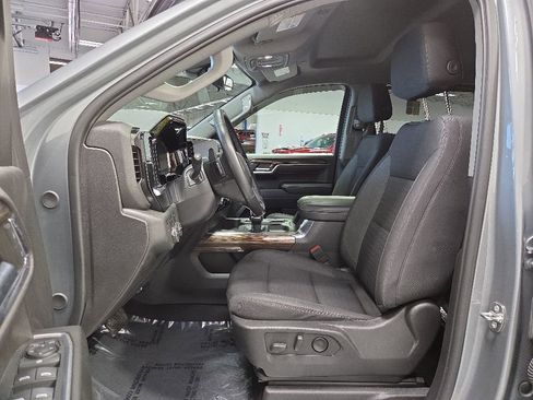 Used 2024 Chevrolet Silverado 1500 RST AWD/4WD image 9