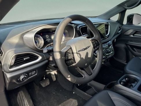 New 2026 Chrysler Pacifica Select w/ S Appearance Package FWD image 19