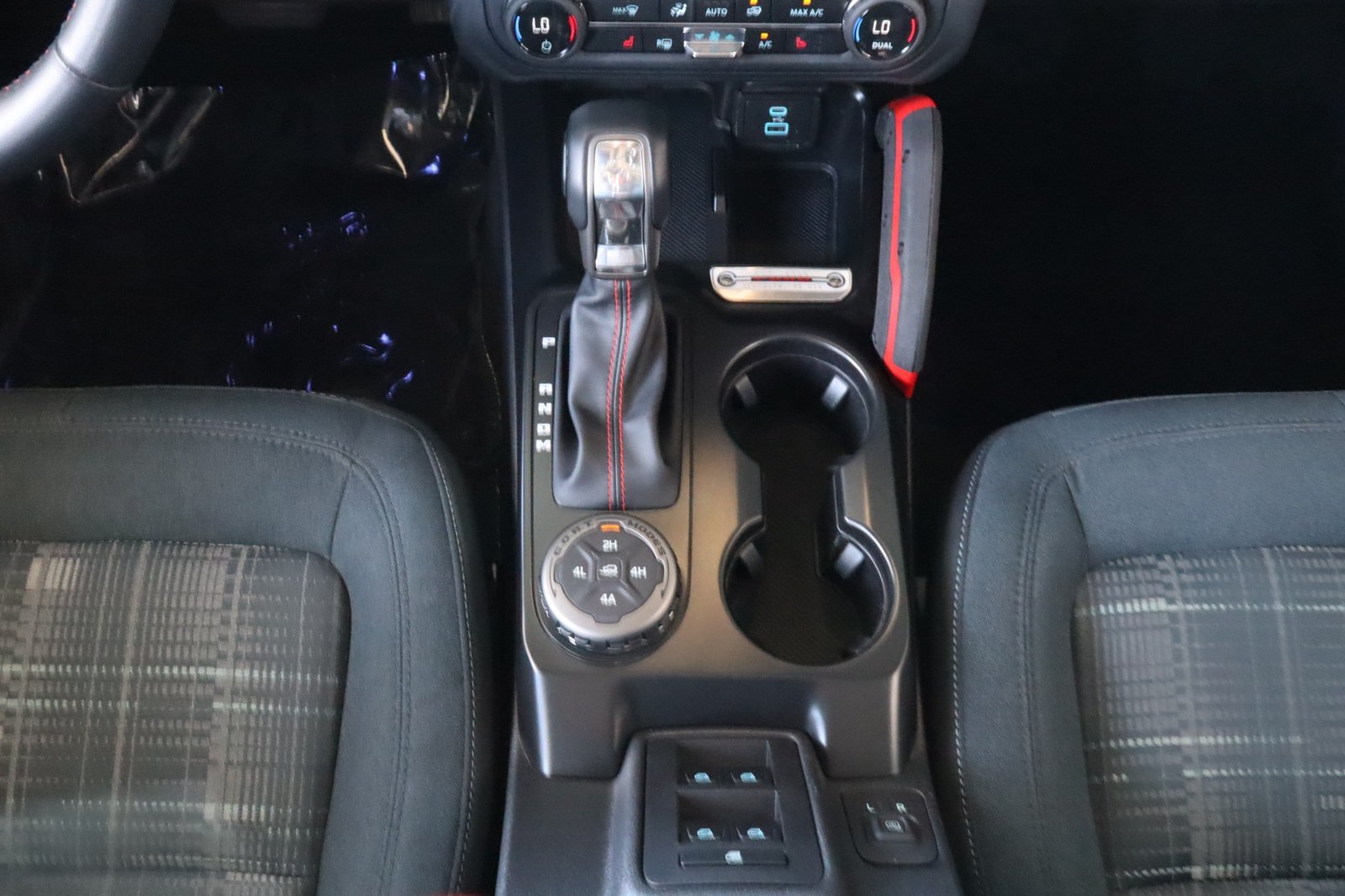Used 2025 Ford Bronco Heritage Edition AWD/4WD image 33