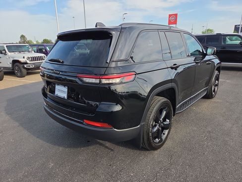 Used 2024 Jeep Grand Cherokee Altitude AWD/4WD image 7