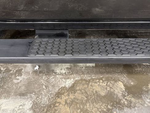 Used 2019 RAM 1500 Laramie w/ Sport Appearance Package image 21