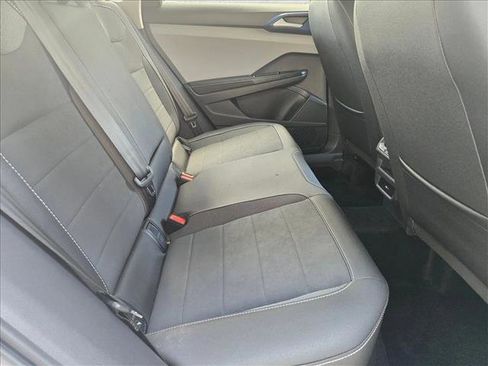 Used 2024 Volkswagen Taos SE FWD image 19