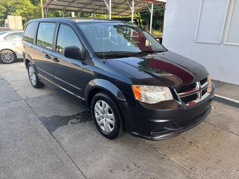 Used 2014 Dodge Grand Caravan American Value Package w/ UConnect Hands-Free Group FWD image 10