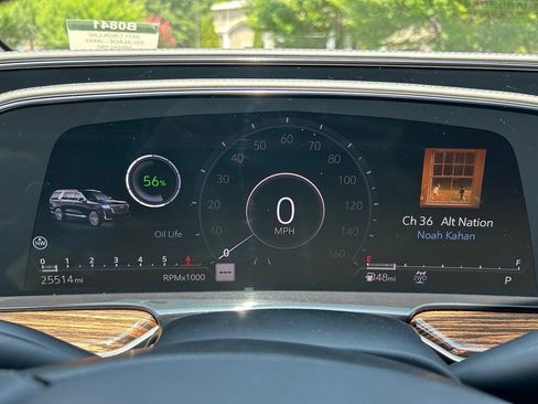 Used 2021 Cadillac Escalade Premium Luxury AWD/4WD image 31