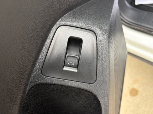 Used 2024 Volkswagen Tiguan SE AWD/4WD image 16