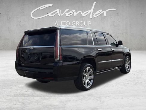 Used 2018 Cadillac Escalade ESV Premium Luxury RWD image 16